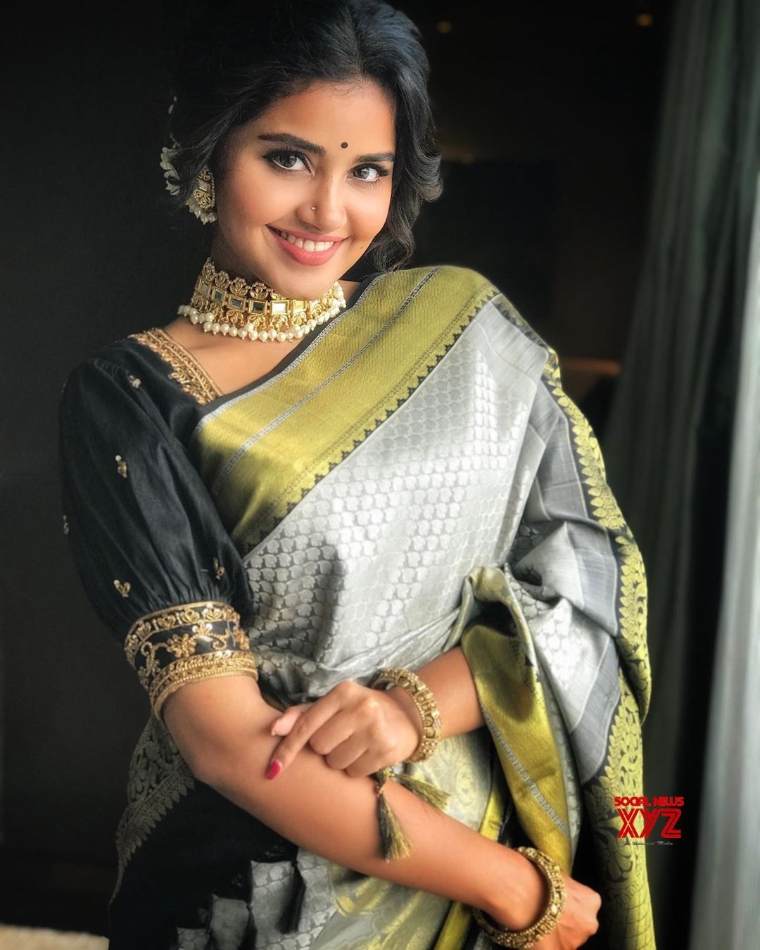 1080x1350 Actress Anupama Parameswaran Stunning Traditional Saree Stills News XYZ, Phone