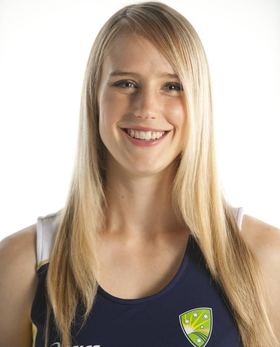 900x1120 Ellyse Perry Wallpaper, Phone