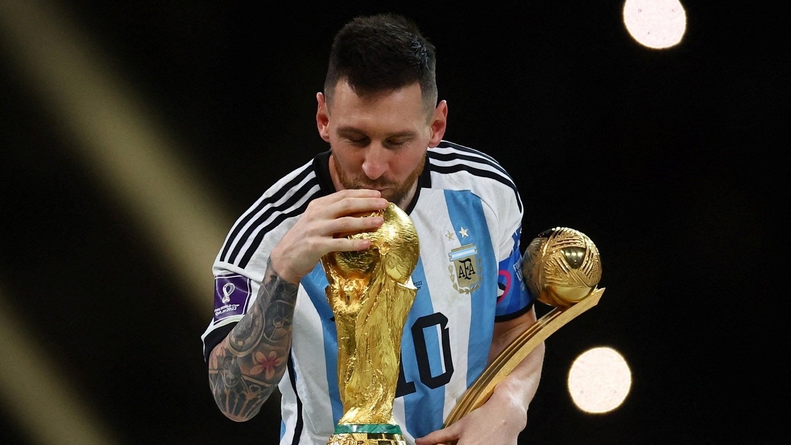 1600x900 Messi pens emotional note for fans after Argentina win FIFA World Cup Final, Desktop