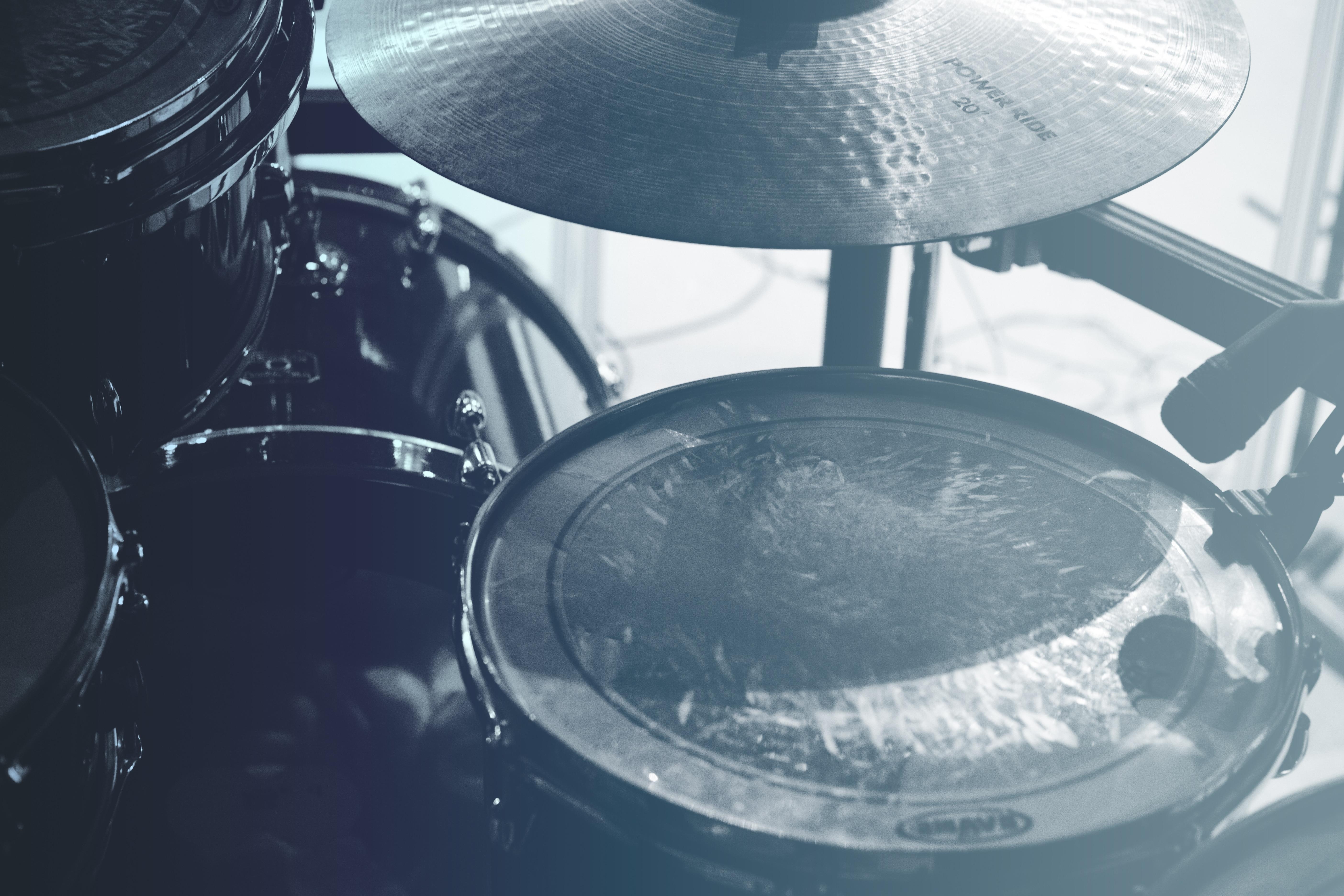 5620x3750 drum kit with shadow and cymbal free image, Desktop