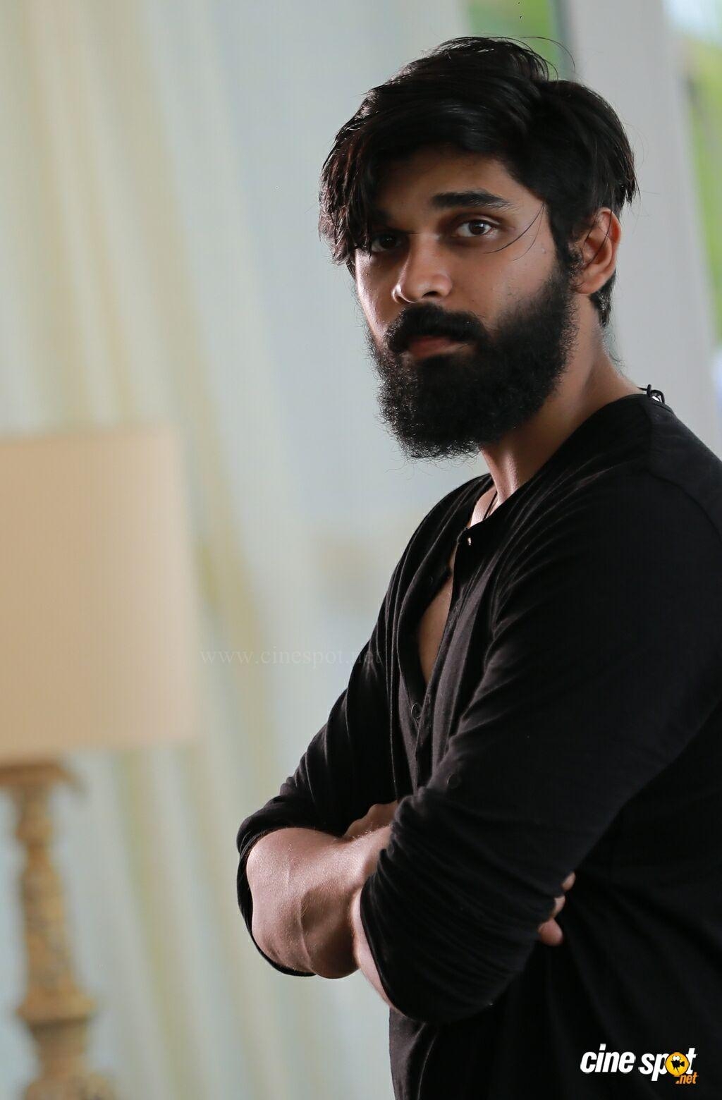 1030x1560 Dhruv Vikram in Adithya Varma (2), Phone