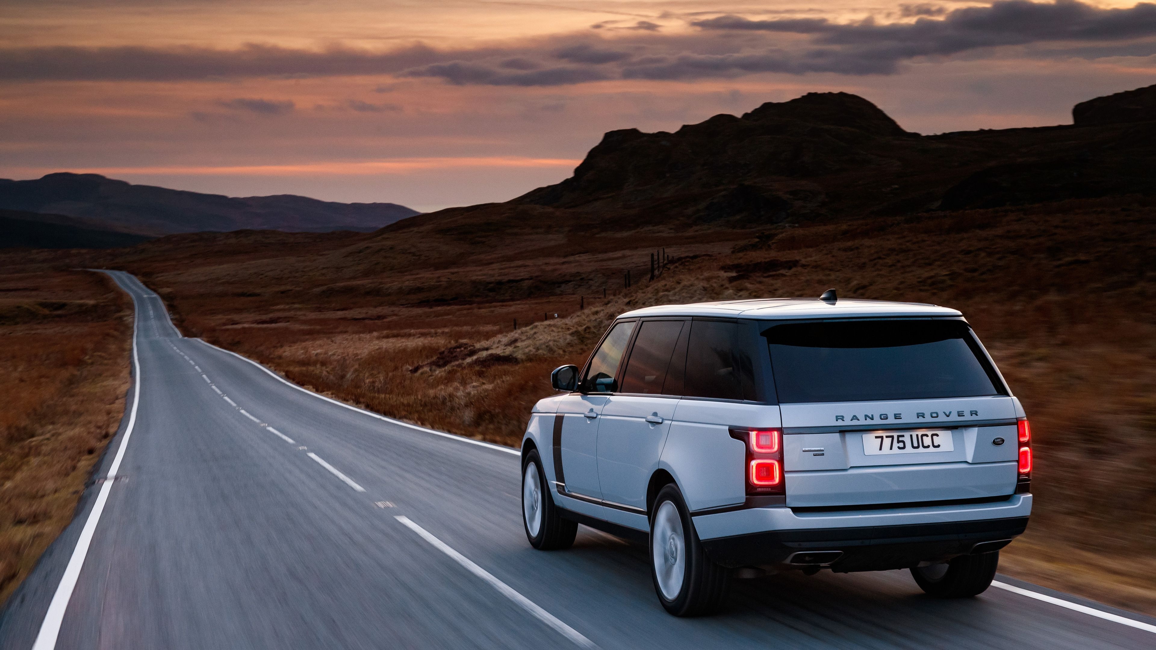 3840x2160 Range Rover Autobiography P400e LWB 2018 Rear range rover wallpaper, range rover svautobi. Range rover vogue autobiography, Range rover, Range rover supercharged, Desktop