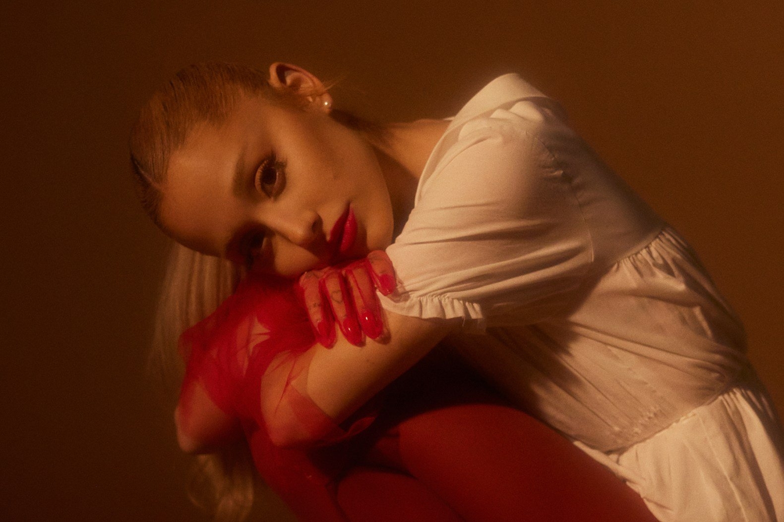 1590x1060 Ariana Grande Releases 'Eternal, Desktop