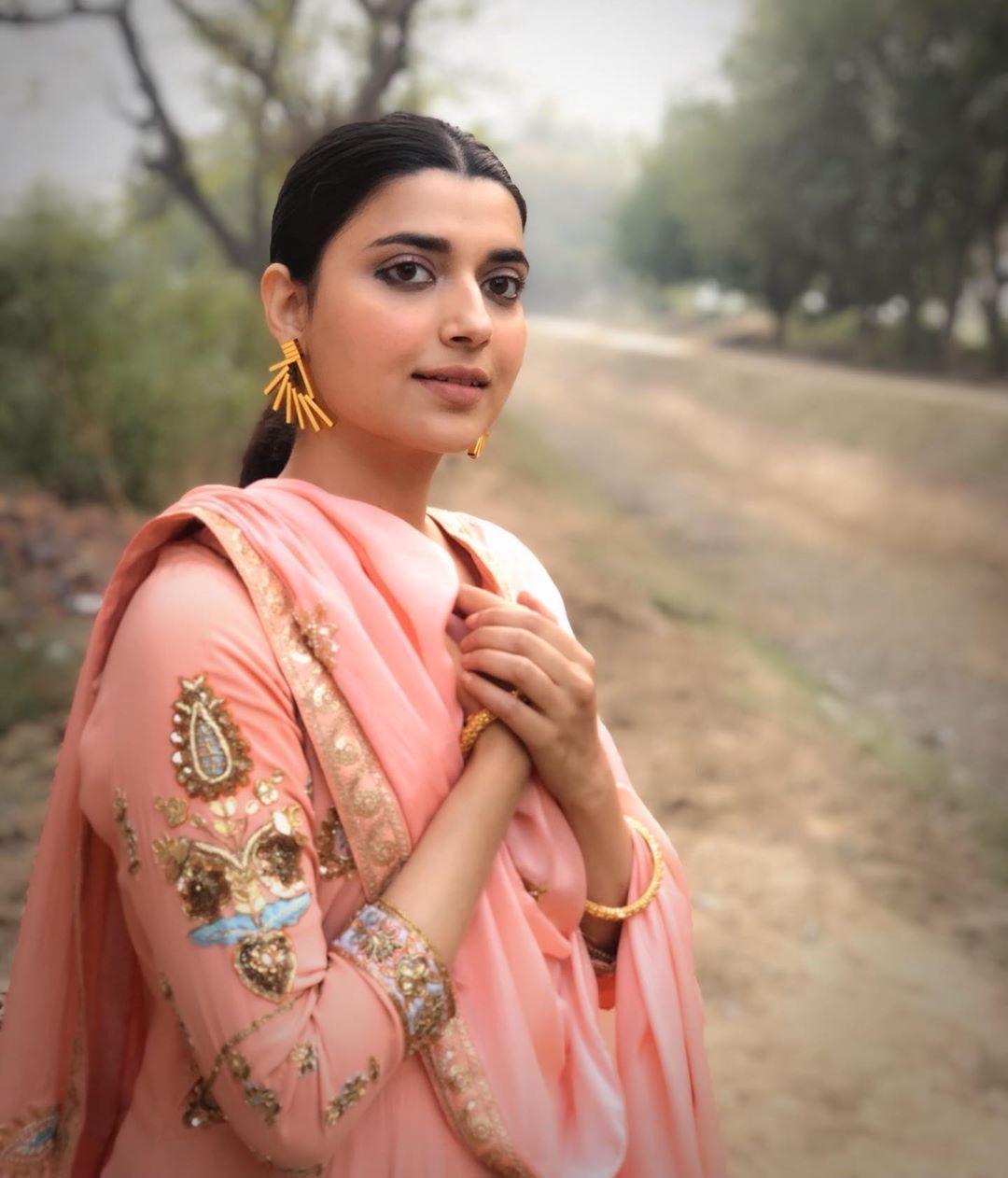 1080x1270 Nimrat Khaira on Instagram: “Hanji, Phone