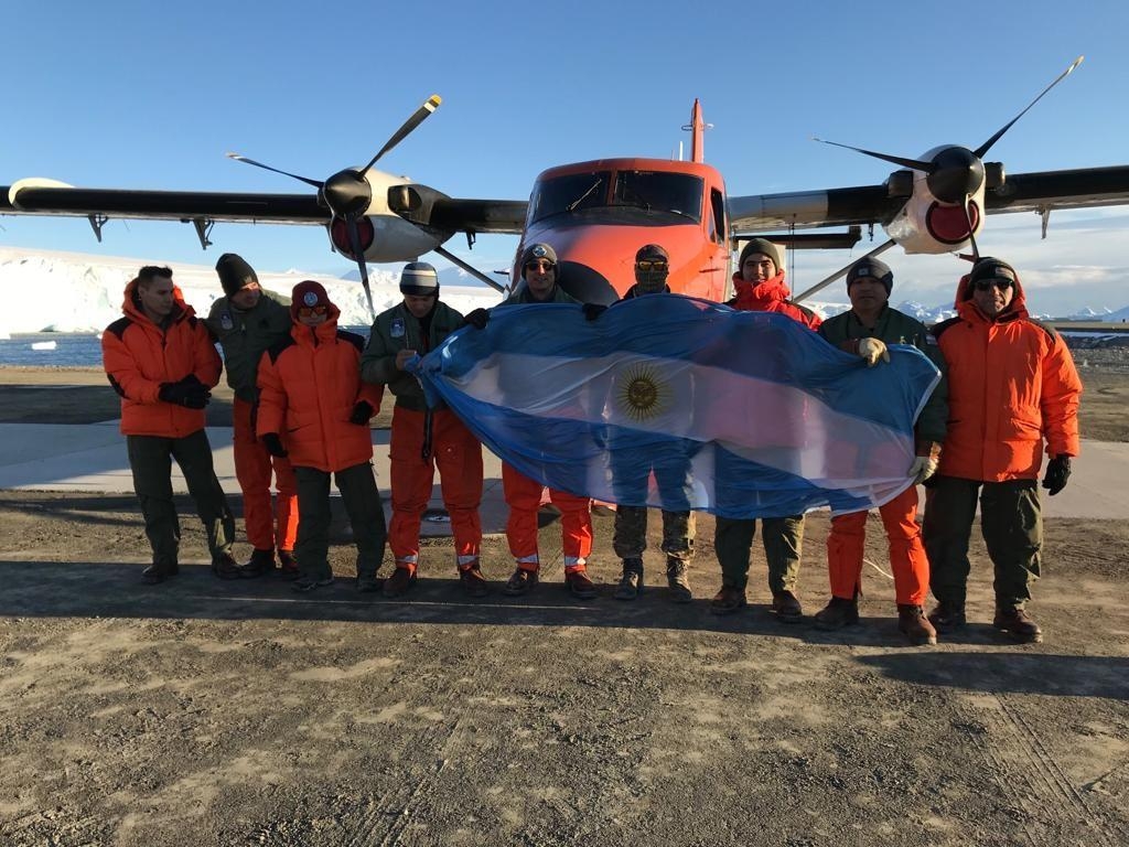 1030x770 Un avión de la Fuerza Aérea unió por primera vez la base antártica, Desktop