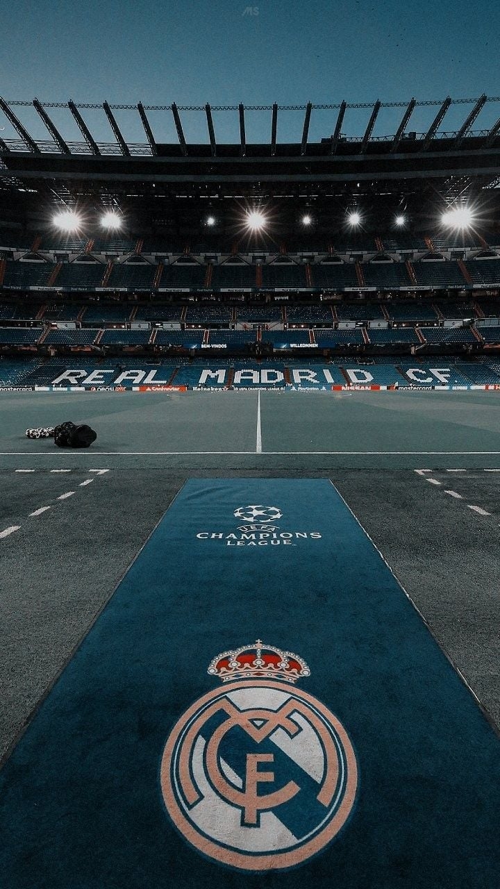 720x1280 Get the We Heart It app!. Real madrid wallpaper, Madrid wallpaper, Ronaldo real madrid, Phone