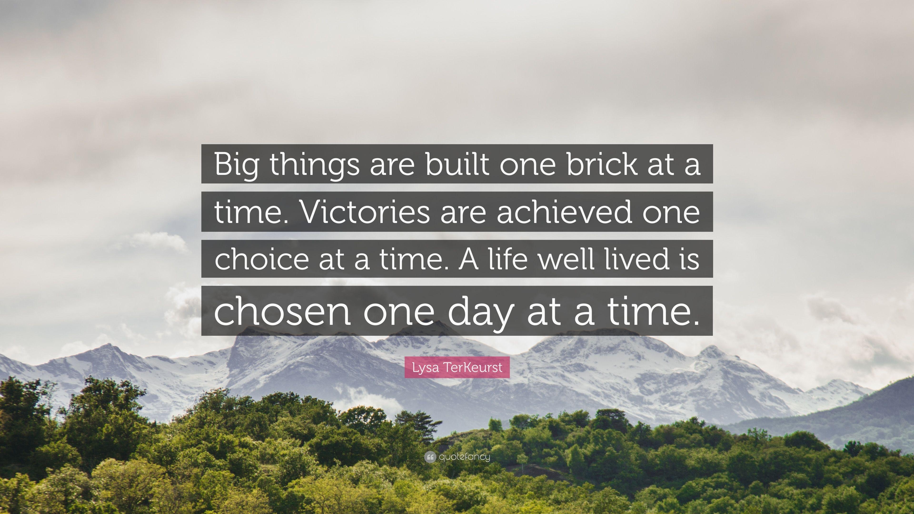 3840x2160 Lysa TerKeurst Quote: “Big things are built one brick at a time, Desktop