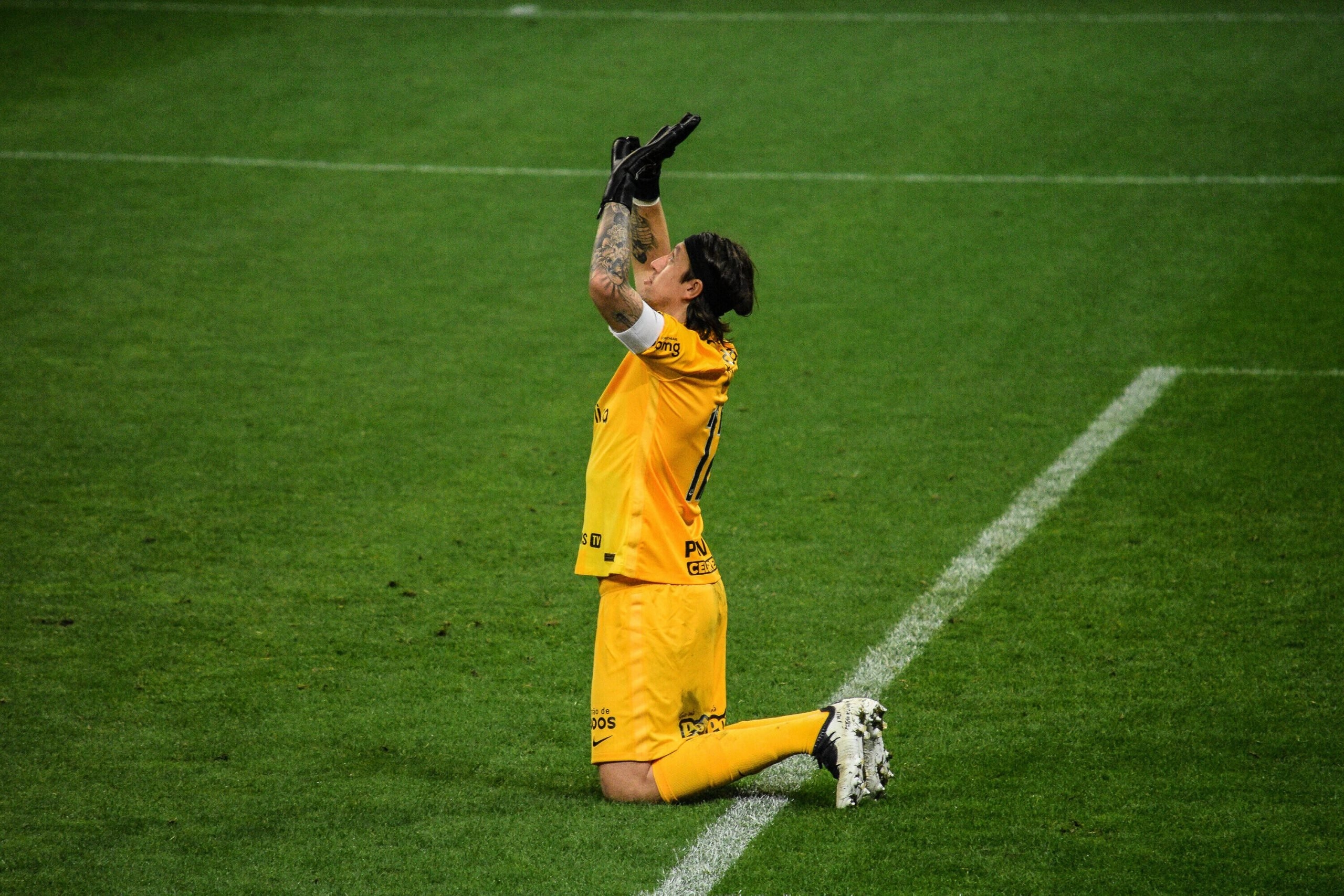 2560x1710 Cássio faz grande defesa e garante primeira vitória do Corinthians no Brasileirão, Desktop