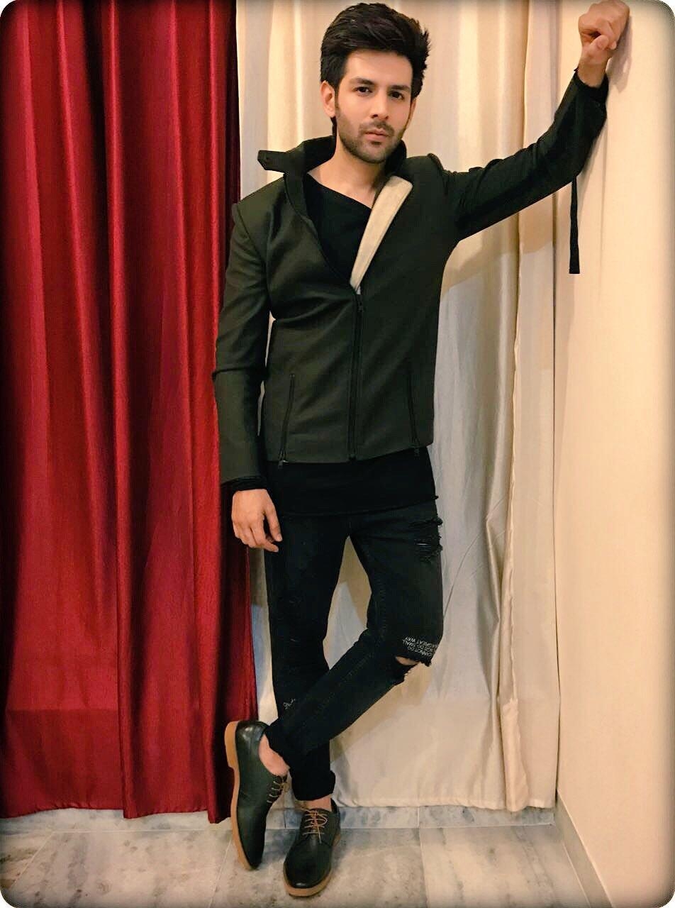 960x1280 Kartik Aaryan Slays The Show With His Quirkiness!, Phone