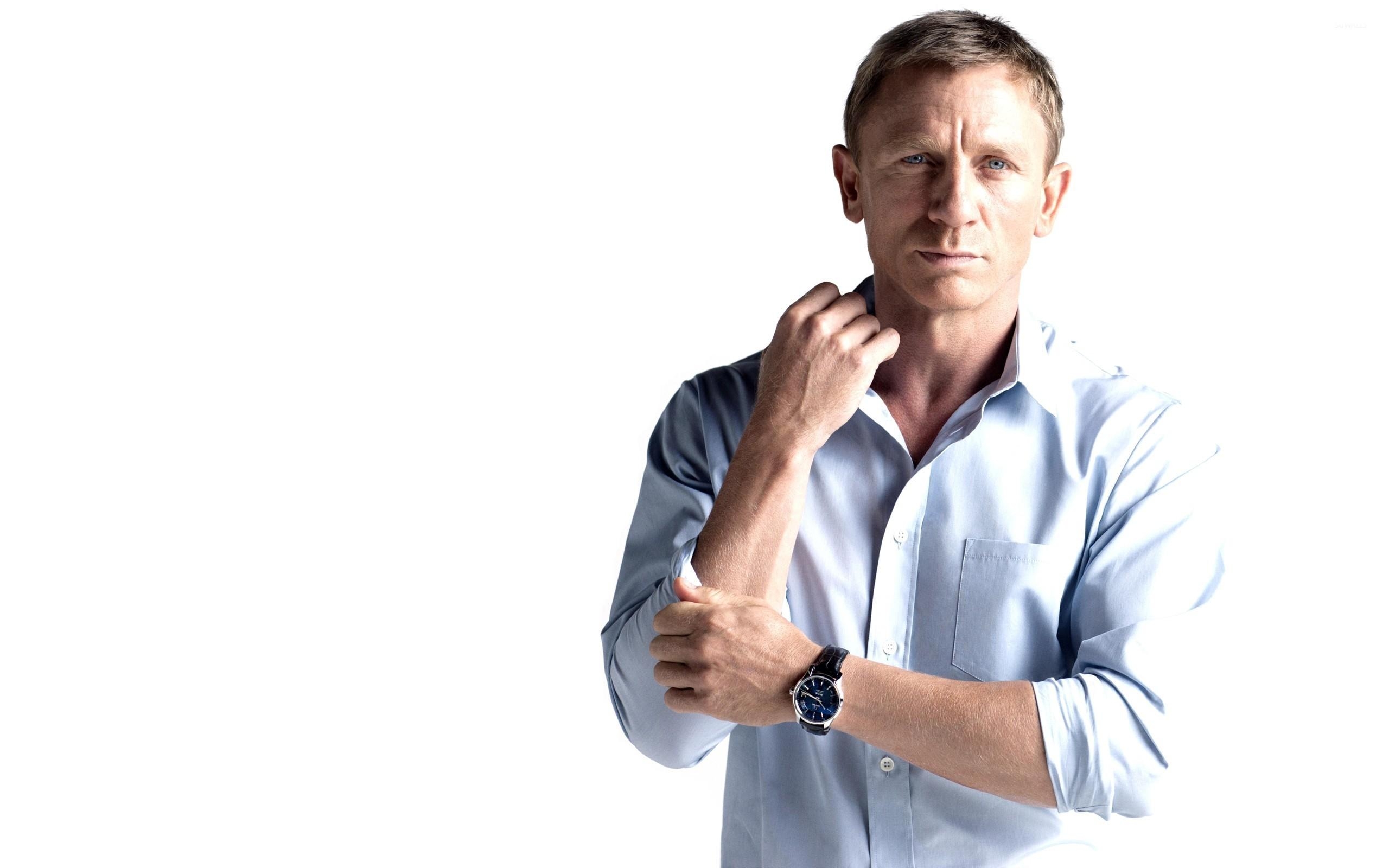 2560x1600 Movies Daniel Craig in Skyfall wallpaper Desktop, Phone, Tablet, Desktop