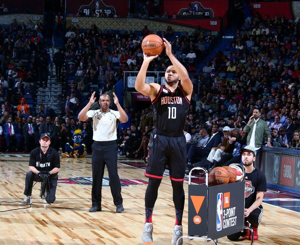 1030x840 WATCH: Eric Gordon Wins 2017 Three Point Contest, Desktop