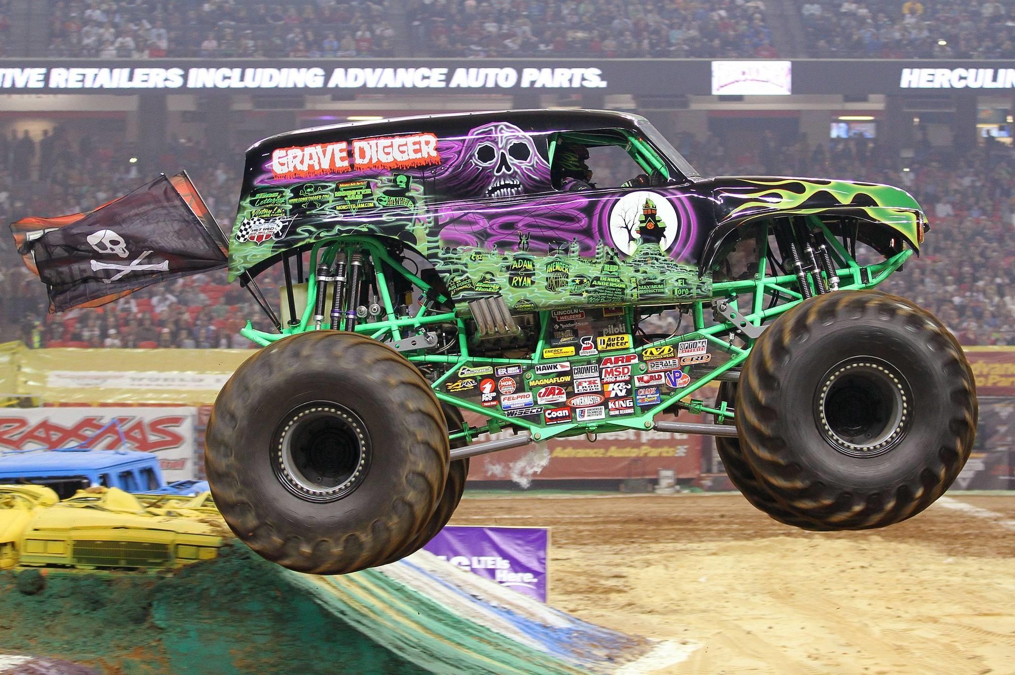 2000x1340 Grave Digger Monster Truck Wallpaper, Desktop