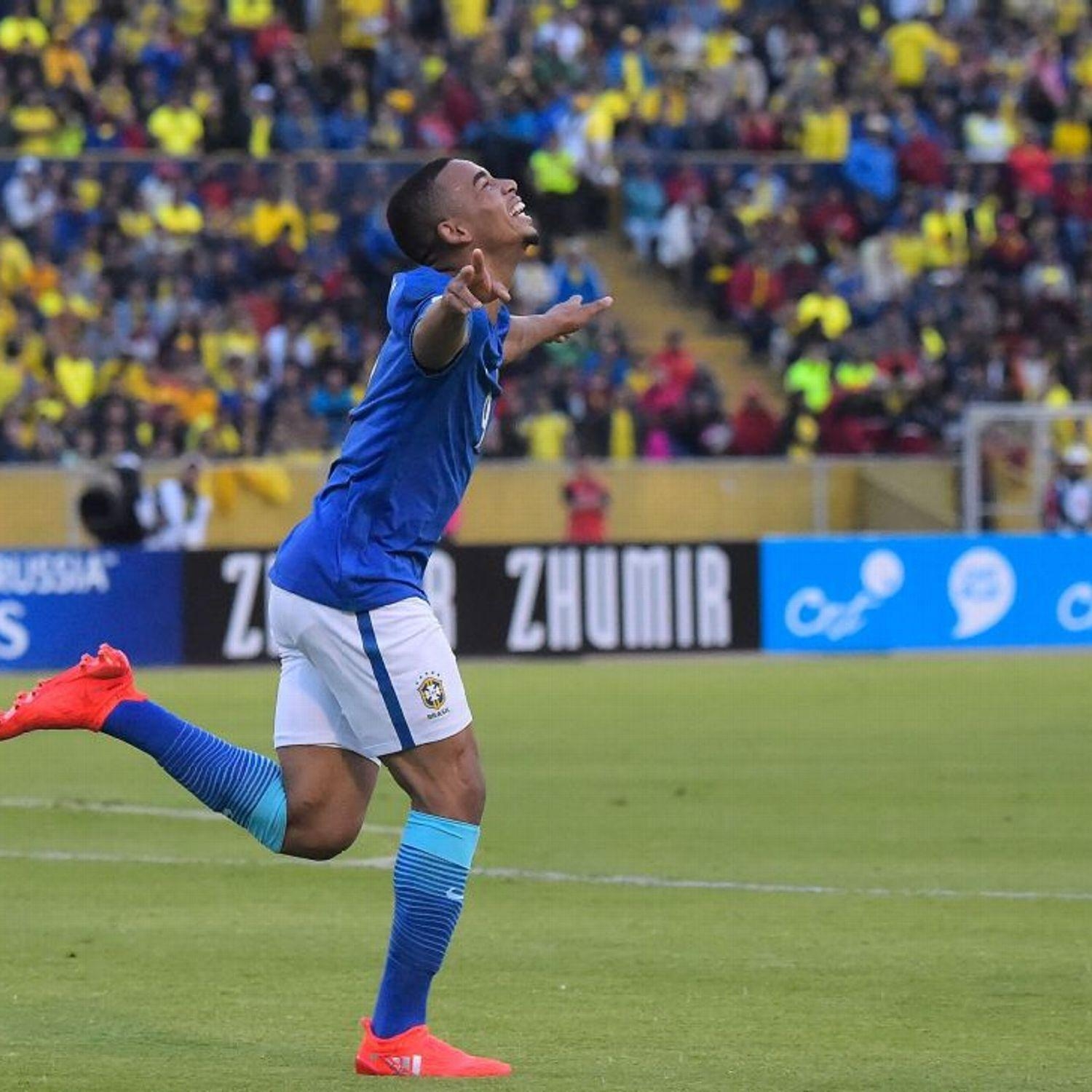 1500x1500 Gabriel Jesus remains grounded as hype in Brazil grows around him, Phone