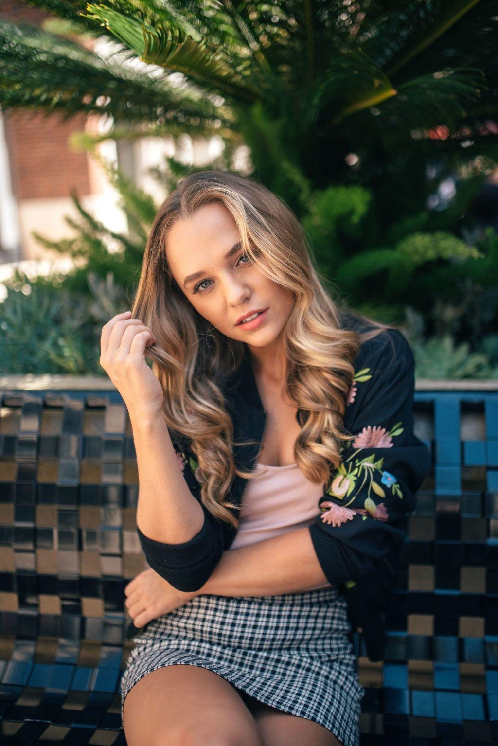 1030x1540 Jumanji: Welcome to the Jungle' Star Madison Iseman on Her, Phone