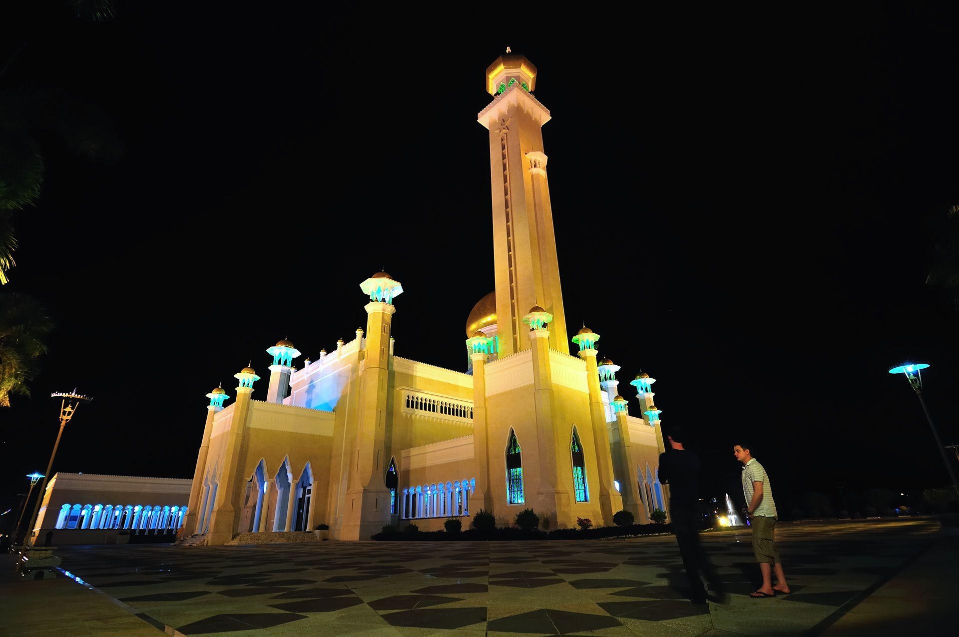 1920x1280 brunei night and building. HD Windows Wallpaper, Desktop