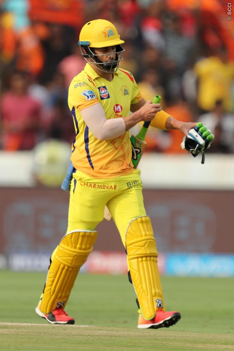 800x1200 Faf Du Plessis of Chennai Super Kings walks back during match twenty of the Vivo Indian Premier League 2018 (IPL 2018) between the Sunrisers Hyderabad and the Chennai Super Kings held, Phone