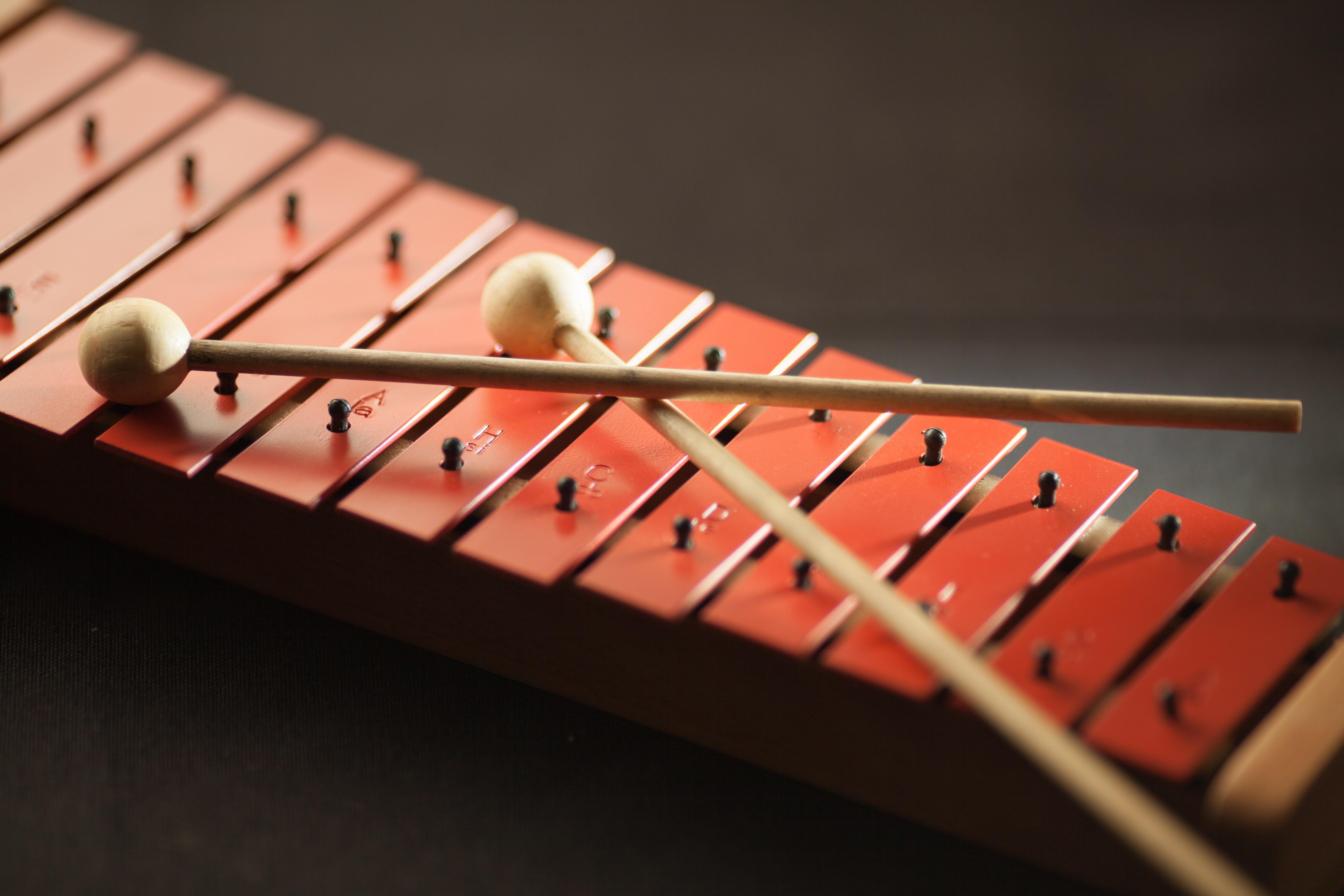 5620x3750 Shallow Focus Photography of Red Xylophone · Free, Desktop