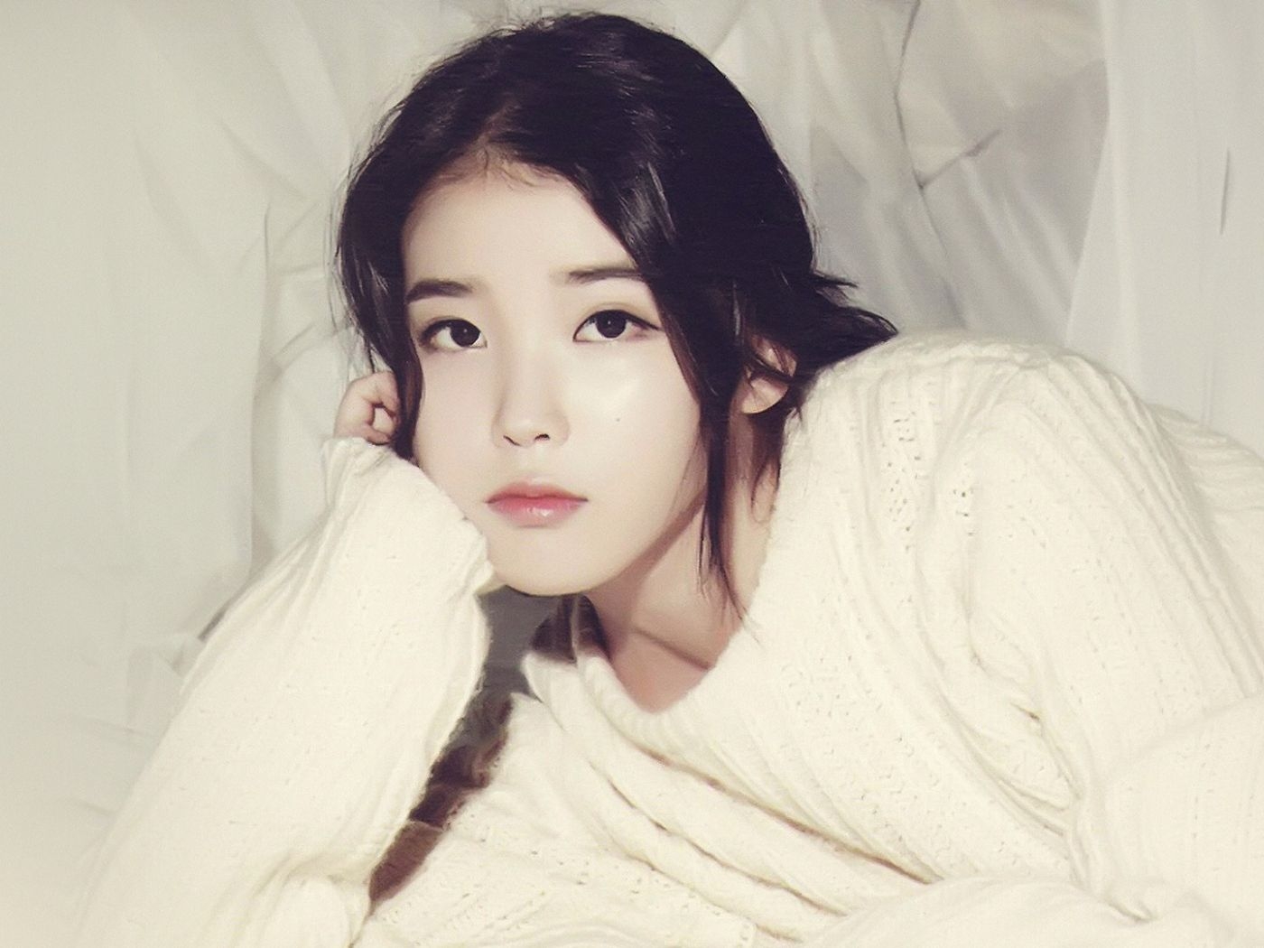 1400x1050 Desktop Wallpaper Lee Ji Eun (Iu), A South Korean Pop Singer, HD Image, Picture, Background, 5f9qgc, Desktop