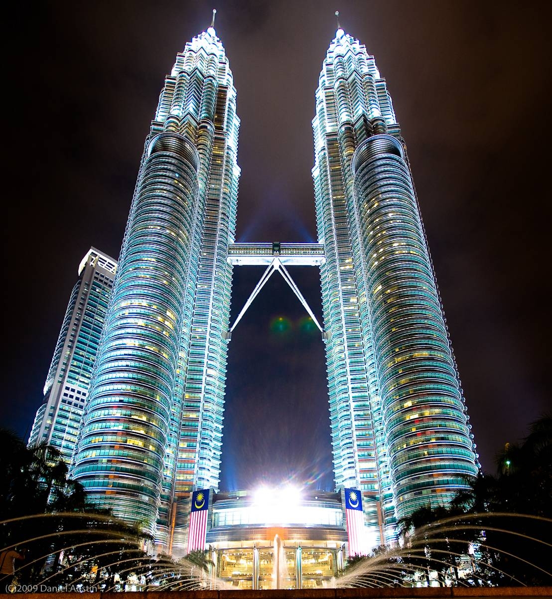 1110x1210 Petronas Twin Towers a Photo. Memorials. Best Wallpaper HD, Phone