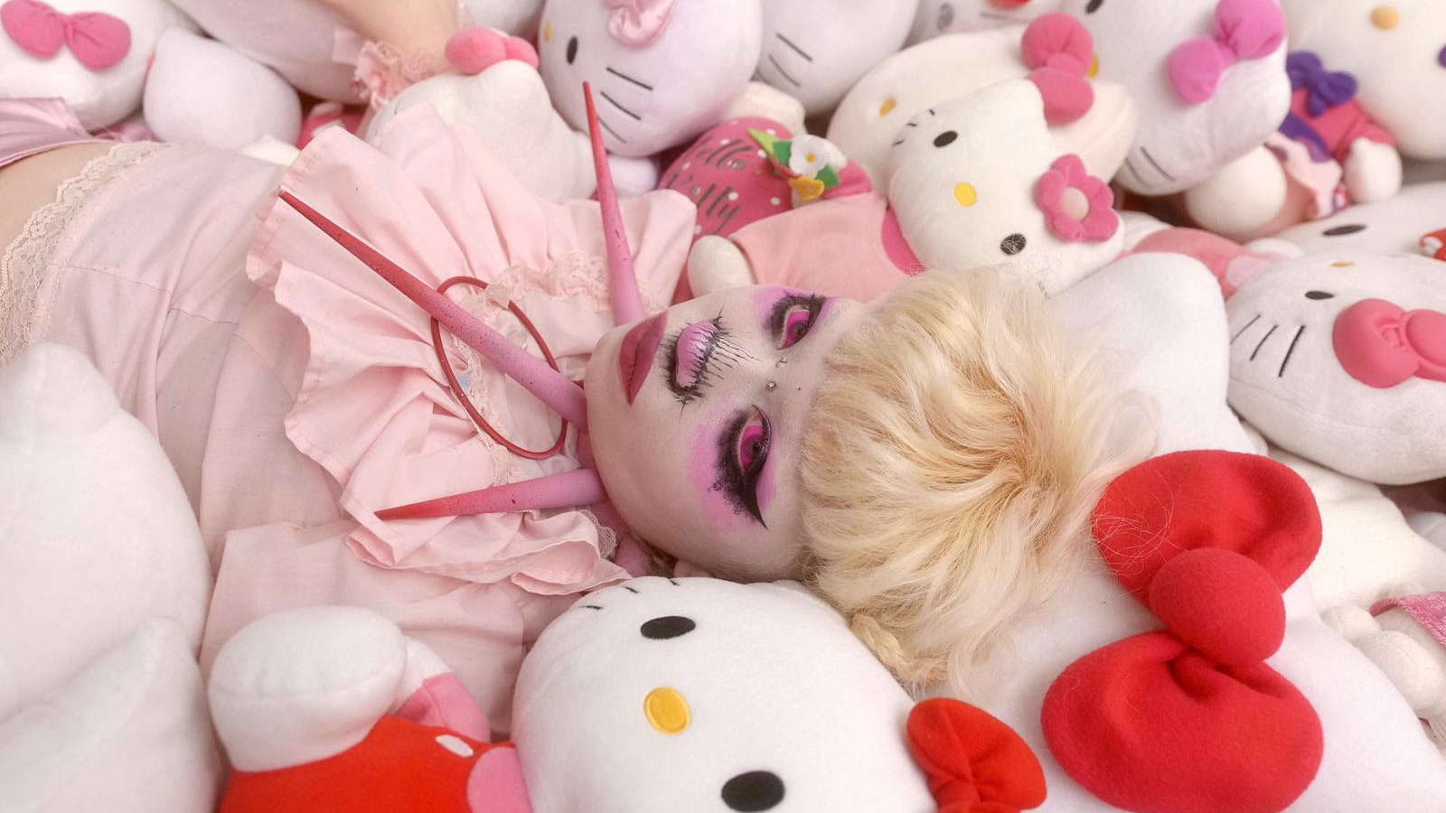 1600x900 Jazmin Bean releases creepy video for Hello Kitty. Kerrang!, Desktop