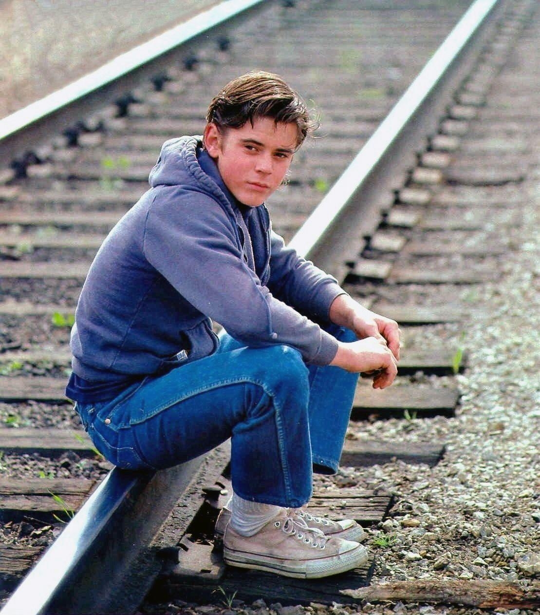 1110x1270 C. Thomas Howell as 'Ponyboy Curtis' in The Outsiders (1983). Les, Phone