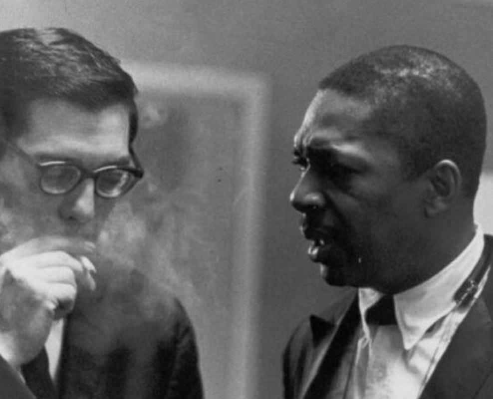 990x800 Rare photo of John Coltrane talking to Bill Evans, Desktop