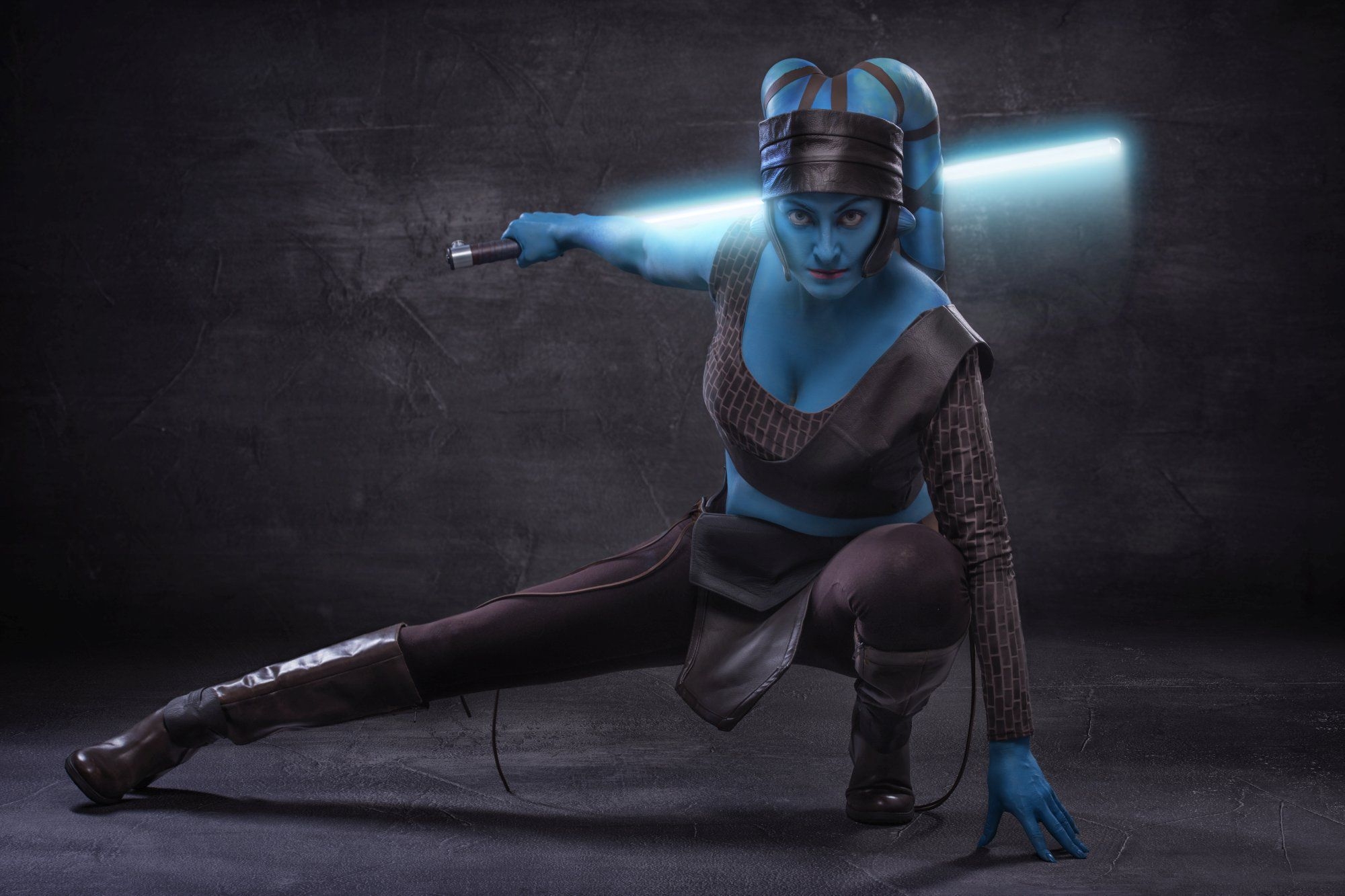 2000x1340 How I transformed a human into AAYLA SECURA on a low budget, Desktop