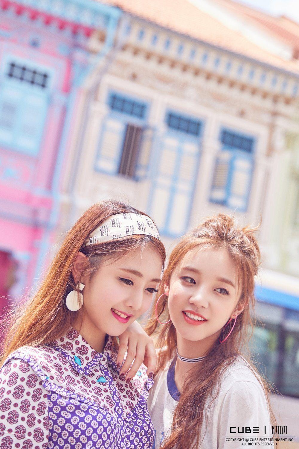 1000x1500 G)I DLE Minnie & Yuqi. Idle. Kpop, Girl Group And Idol, Phone