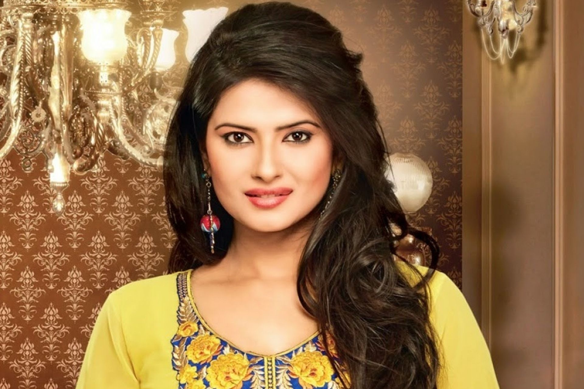 1920x1280 Kratika Sengar in Yellow Suit Wallpaper 36446, Desktop