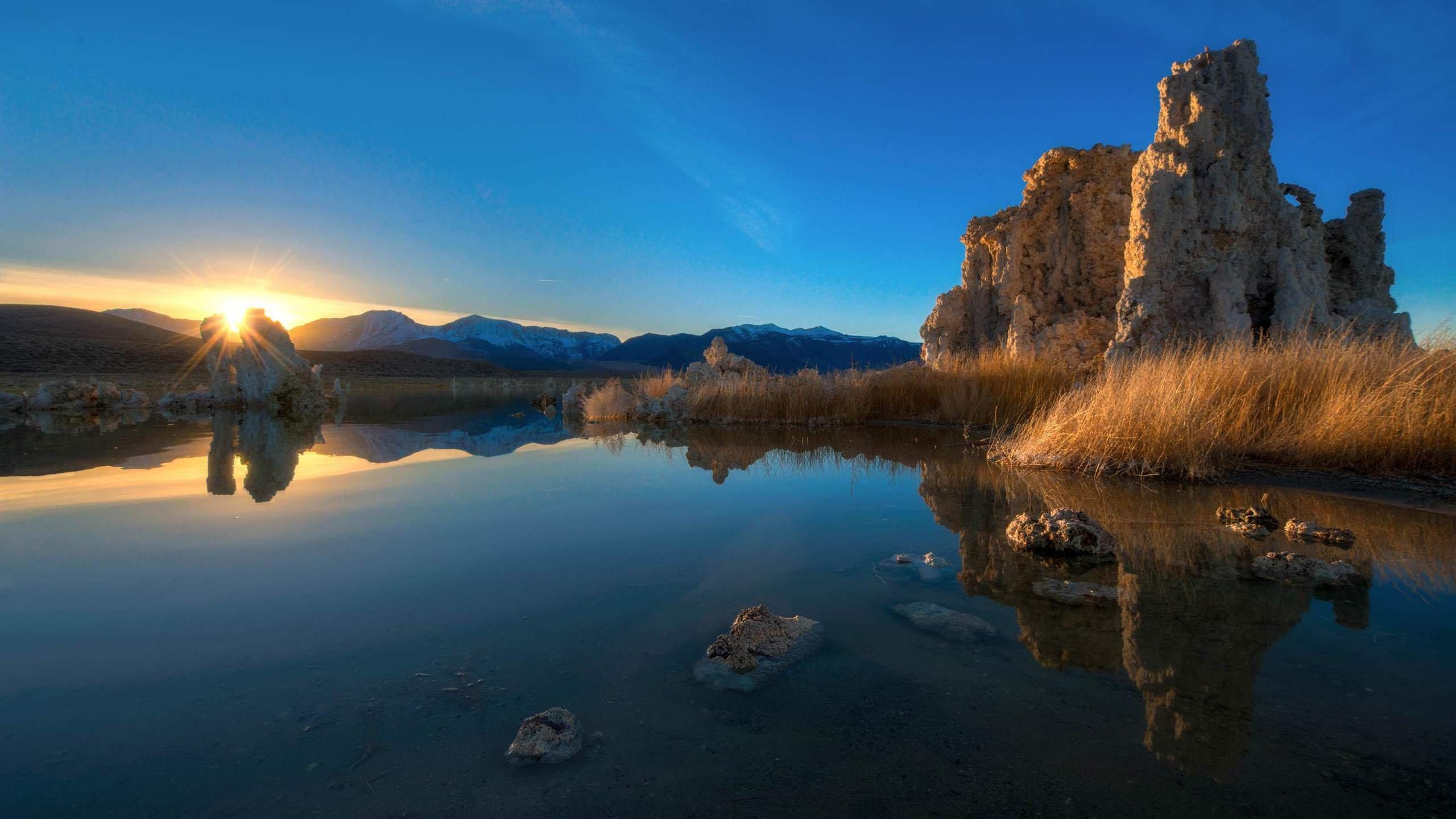 2560x1440 Clear Blue Skies and Crystal Clear Reflections Over Mono Lake HD, Desktop