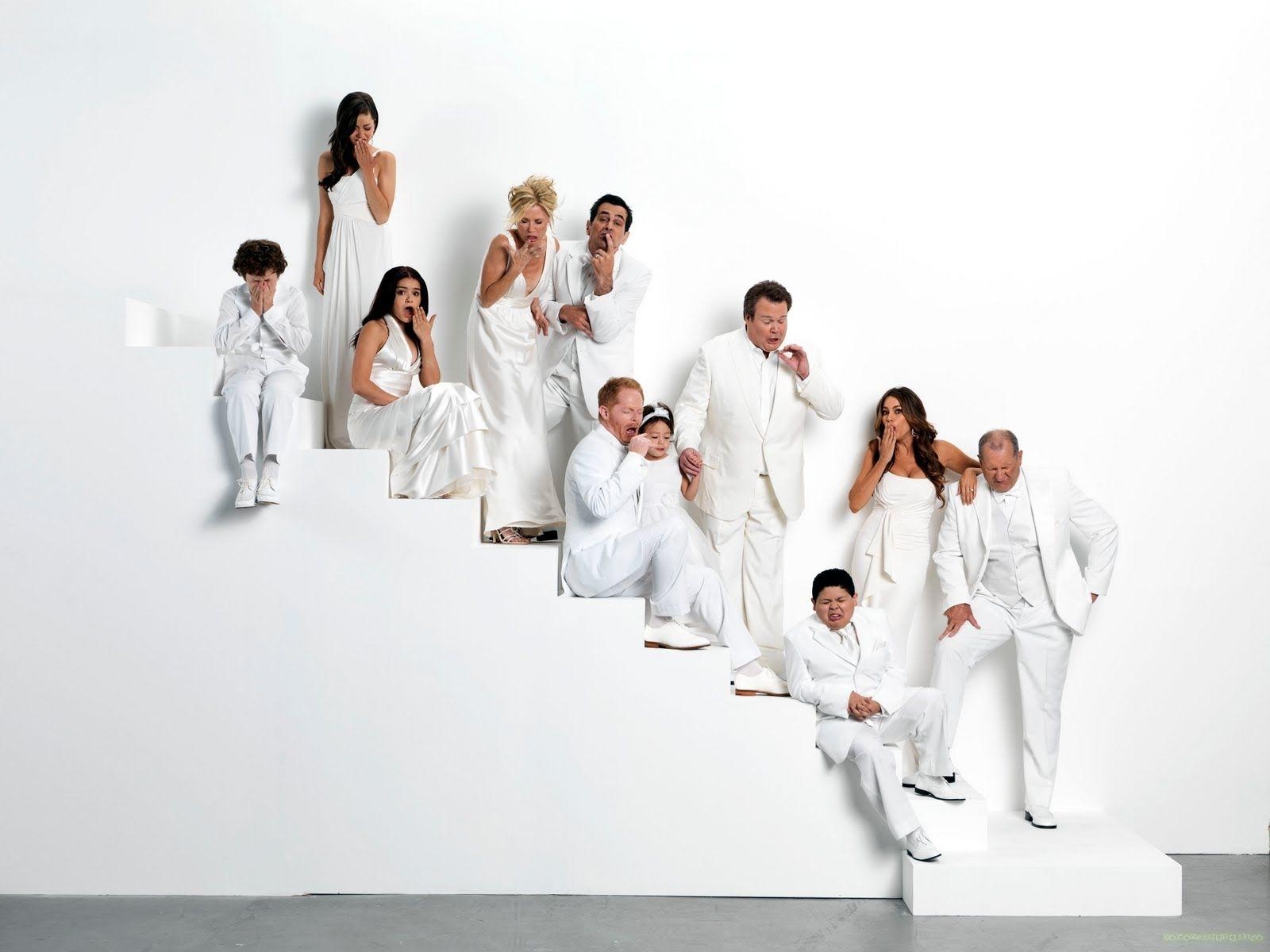 1600x1200 Modern Family HD Wallpaper. Background, Desktop