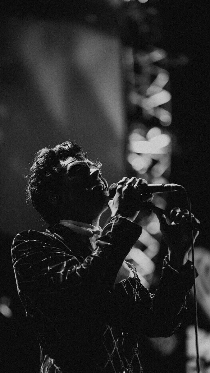 680x1200 Harry Styles iPhone Wallpaper, Phone