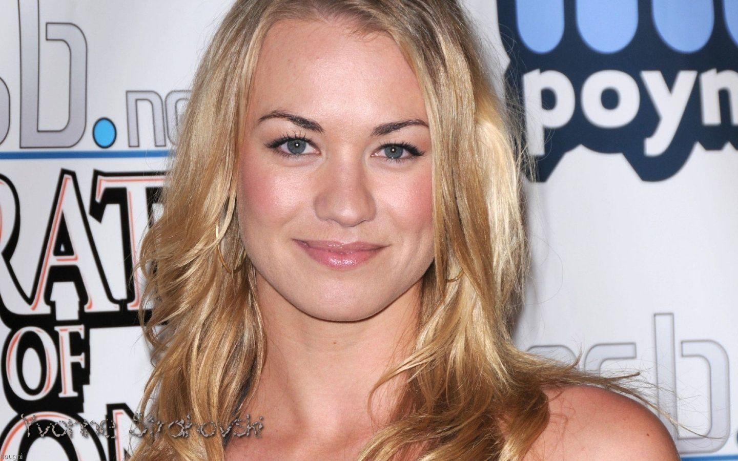 1440x900 Yvonne Strahovski Wallpaper, Desktop