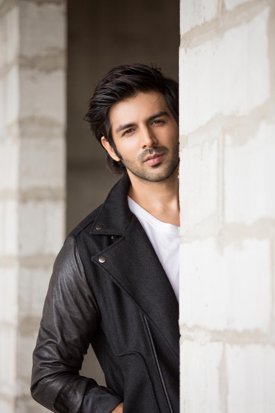 1070x1600 Kartik Aaryan Goes Dreamy In His Latest Photohoot Picture, Phone