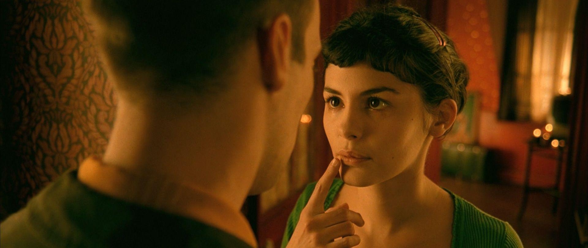 1920x820 Best Movie Wallpaper: Amelie, Movie, Dual Screen