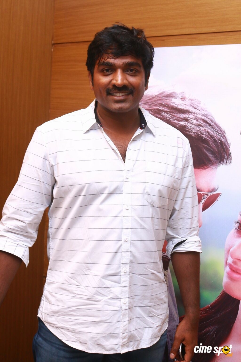 1030x1540 Vijay Sethupathi at Dharma Durai Premiere Show (2), Phone