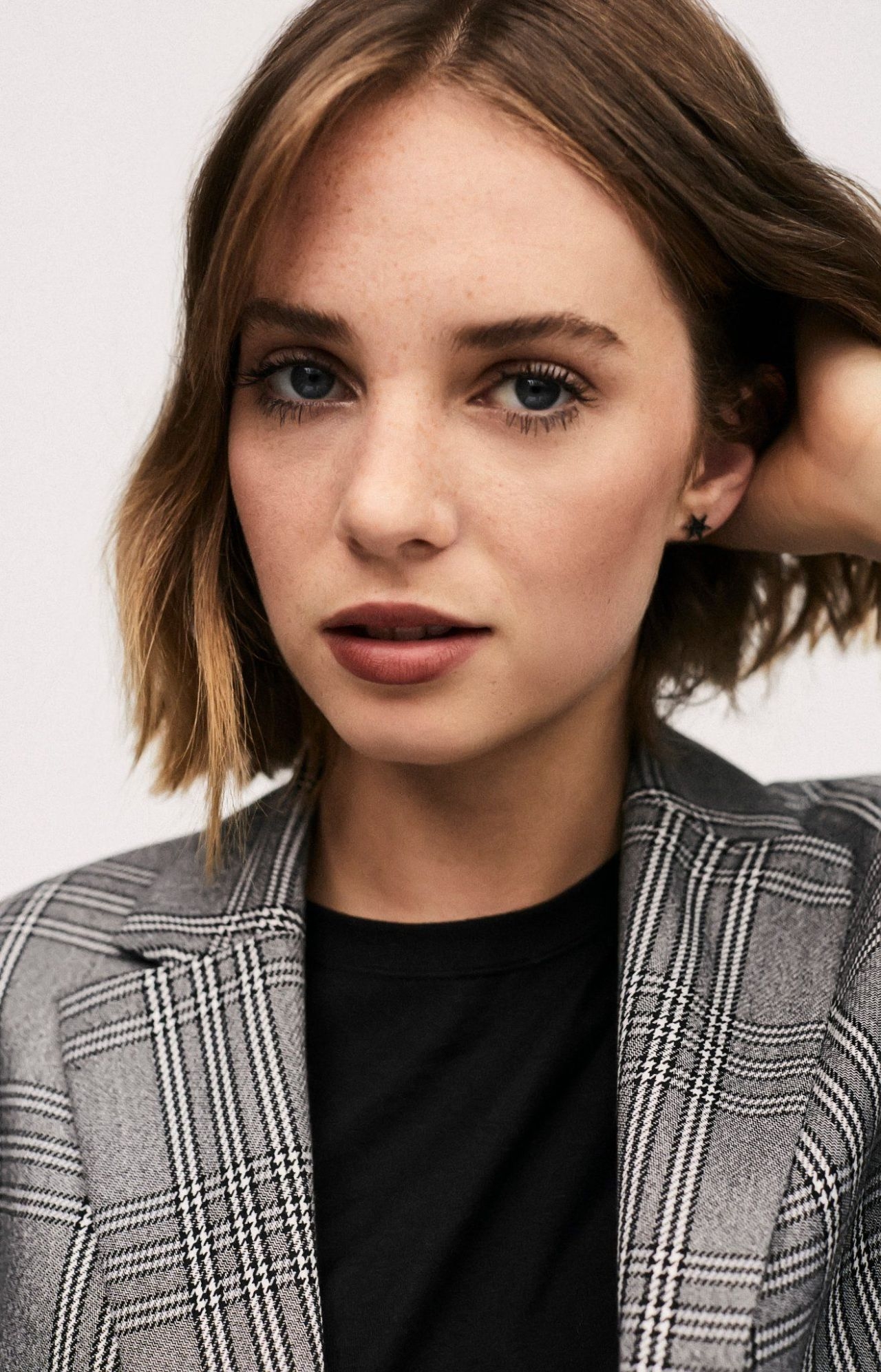 1280x2000 Maya Thurman Hawke wallpaper, Phone