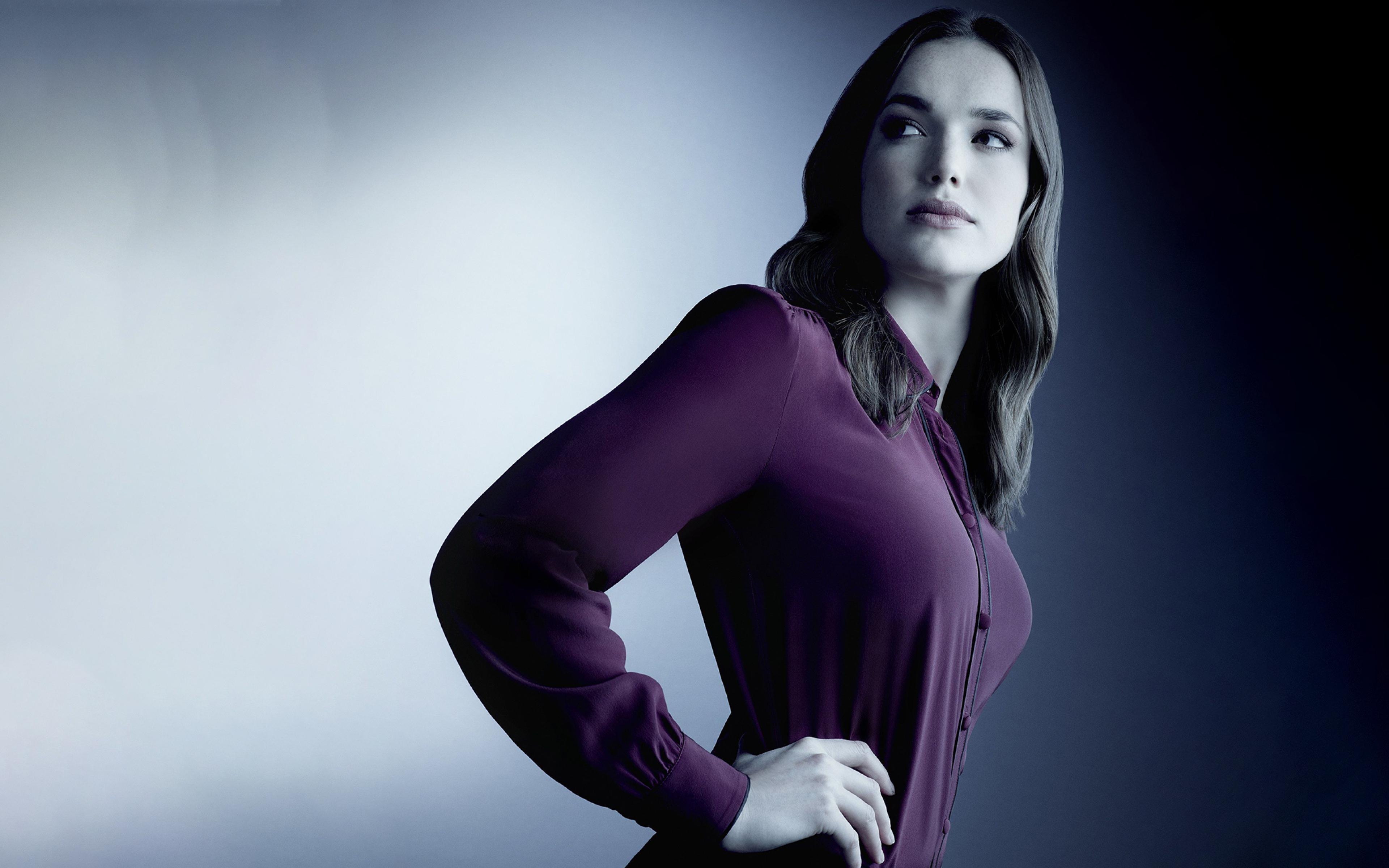 3840x2400 Elizabeth Henstridge 4K  Resolution, Desktop