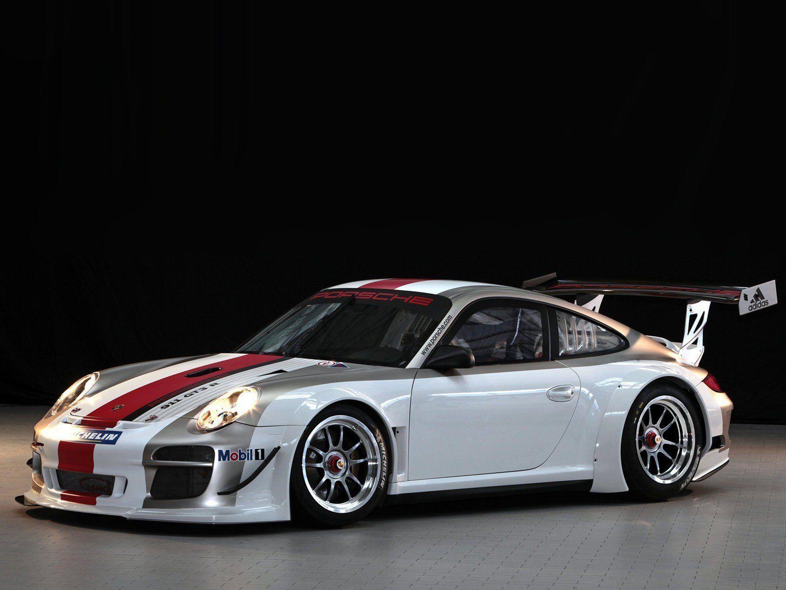 1600x1200 White Porsche 911 GT3 R Wallpaper, Desktop