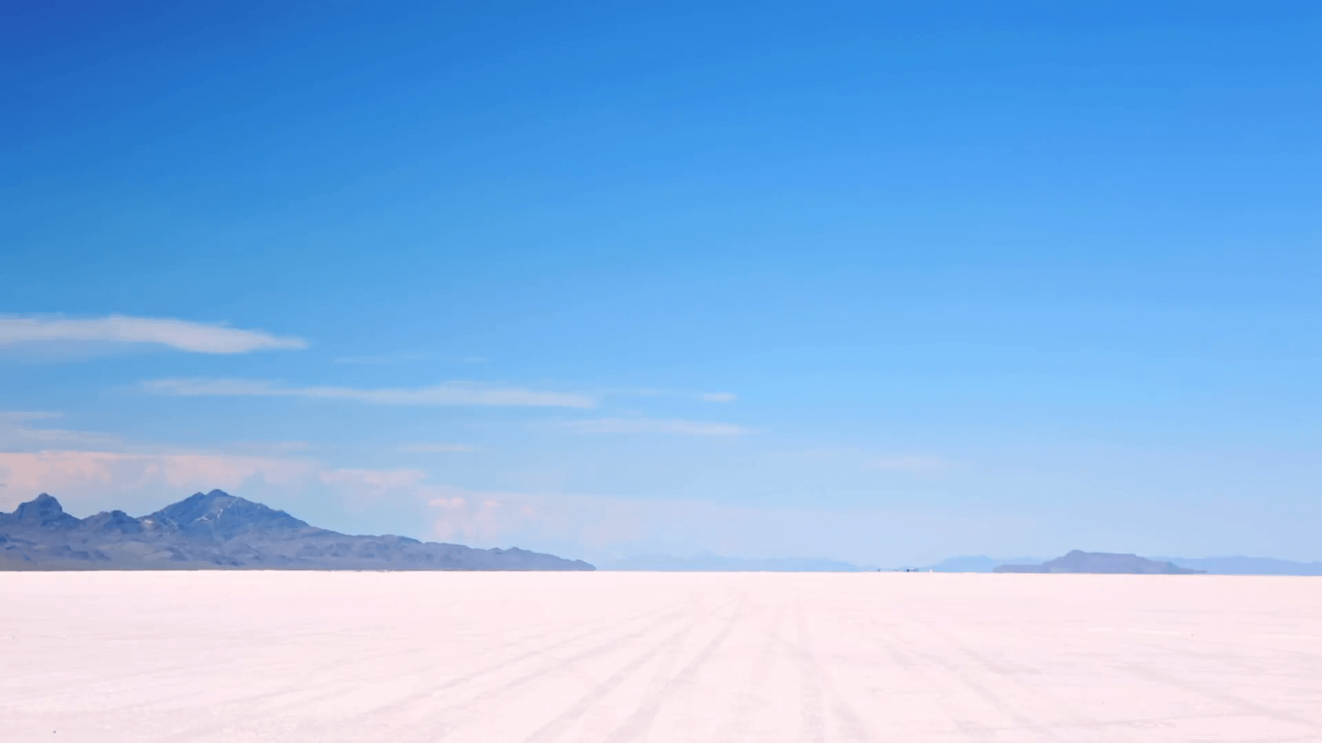 1920x1080 Hot Summer day at Bonneville Salt Flats, Utah. Stock Video Footage, Desktop