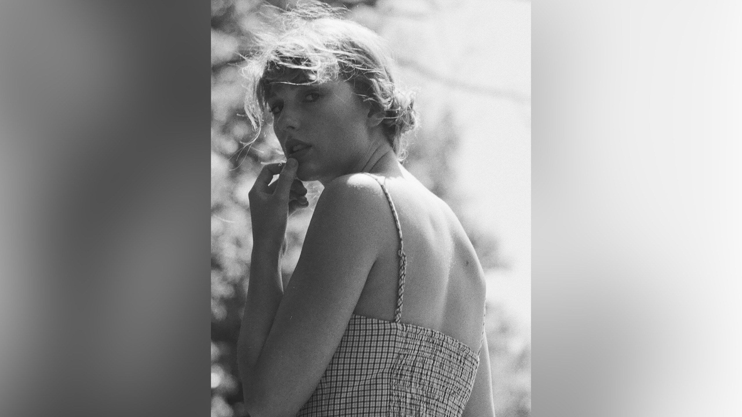 2560x1440 Taylor Swift's Stirring And Surprising New Indie Album, 'Folklore, ' Earns Rave Reviews From Critics And Fans TV. Indianapolis News, Desktop