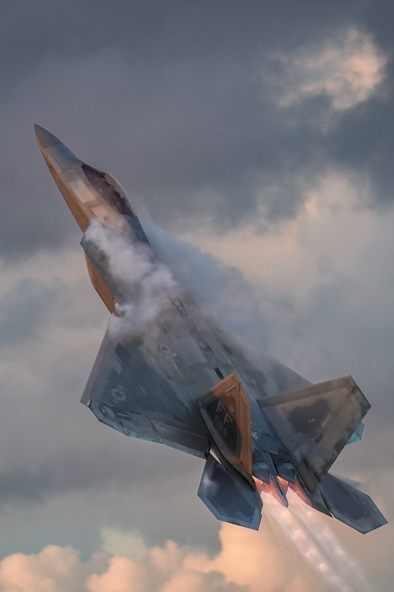 1340x2000 An F22 jet makes high speed passes, Phone