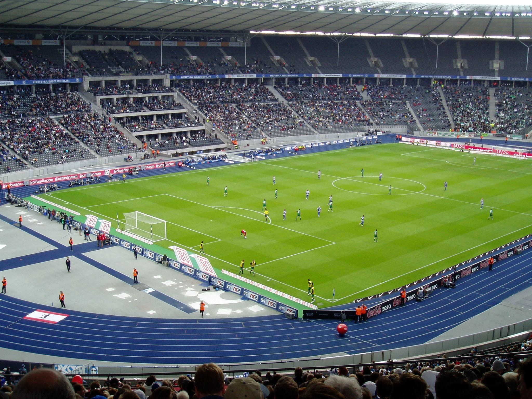 2050x1540 80913 Hertha, Desktop