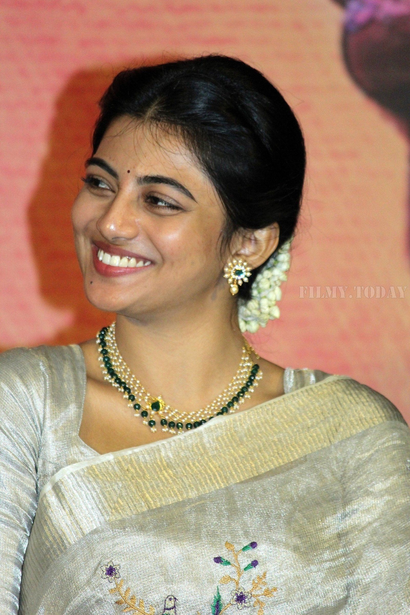 1600x2410 Picture 1596751. Actress Anandhi Photo at Pariyerum Perumal Press Meet, Phone