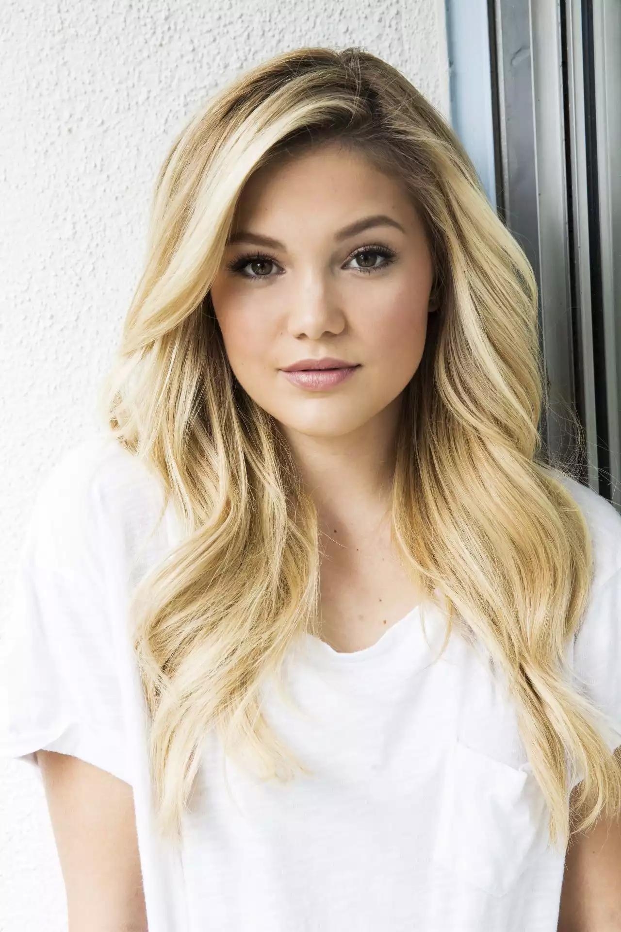 1280x1920 Olivia Holt, Phone