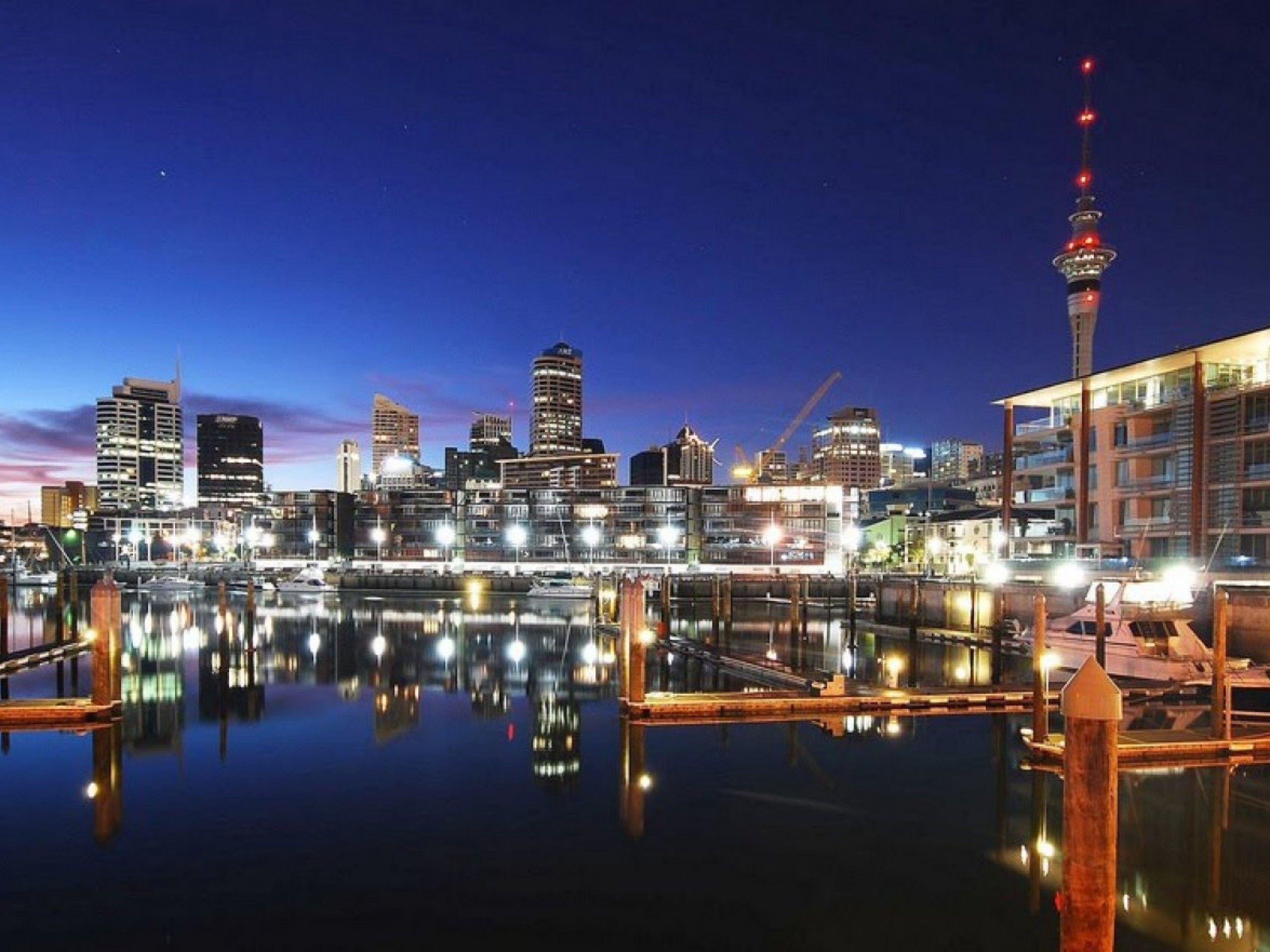 2560x1920 Auckland City New Zealand Nightlife. Viaduct harbour at night, Desktop