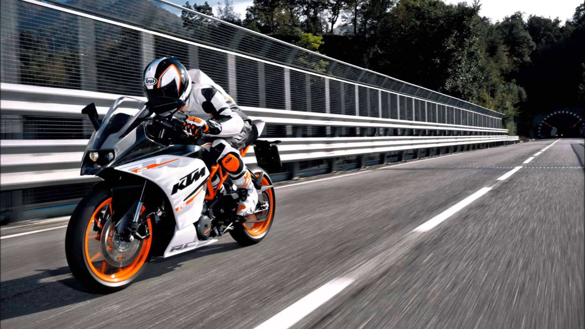 1920x1080 KTM RC 390 VS KTM Duke 390 would you buy?, Desktop