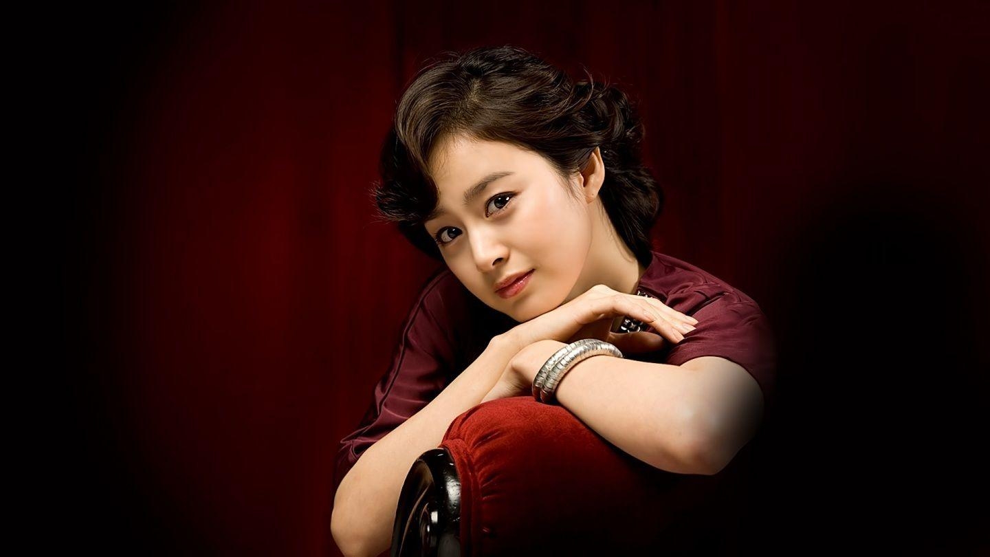 1440x810 kim tae hee. Actress wallpaper, Desktop