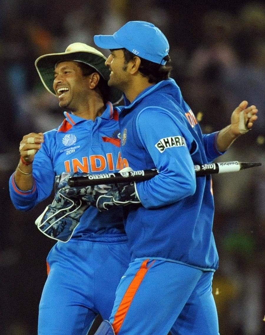 900x1140 Cricket Live Wallpaper Tendulkar And Ms Dhoni, Phone