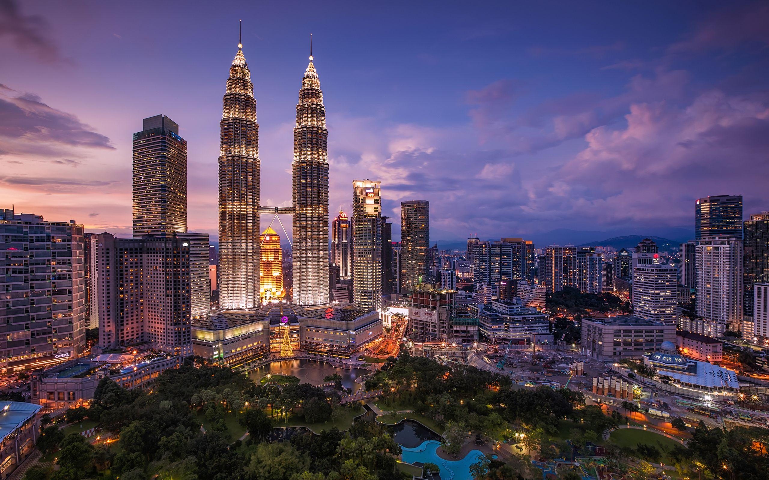 2560x1600 Daily Wallpaper: Petronas Towers, Malaysia. I Like To Waste My Time, Desktop